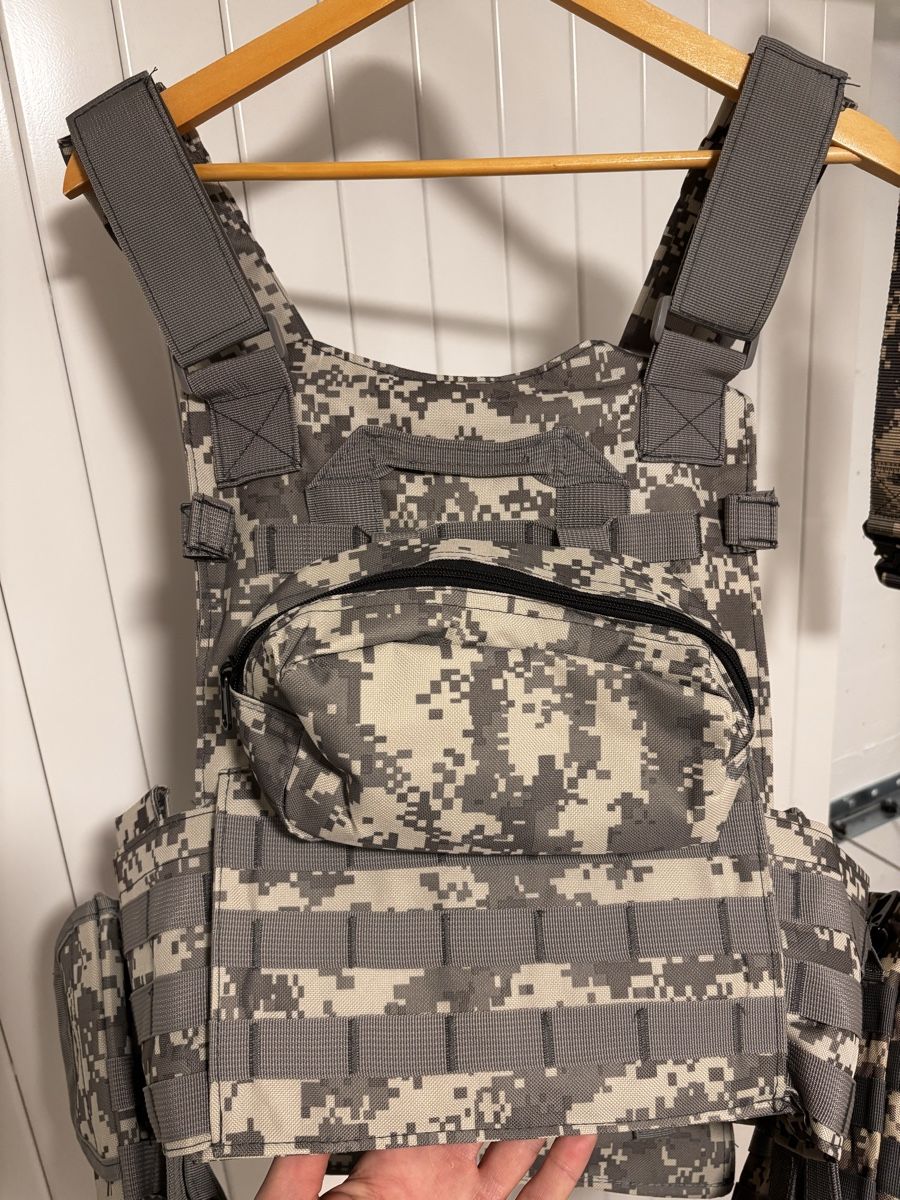 Uniformi: Taktische Weste - Neu – Nuovo (secondo la descrizione) da Appenzell venduto da pfa_6gzm 1