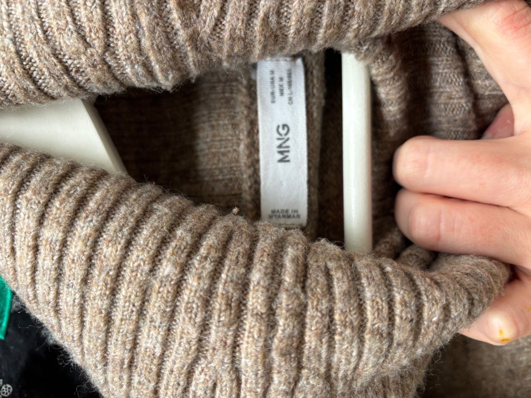 Mango Vestiti: MNG Strickkleid Rollkragen – Usato da Zürich venduto da houseplantclub 1