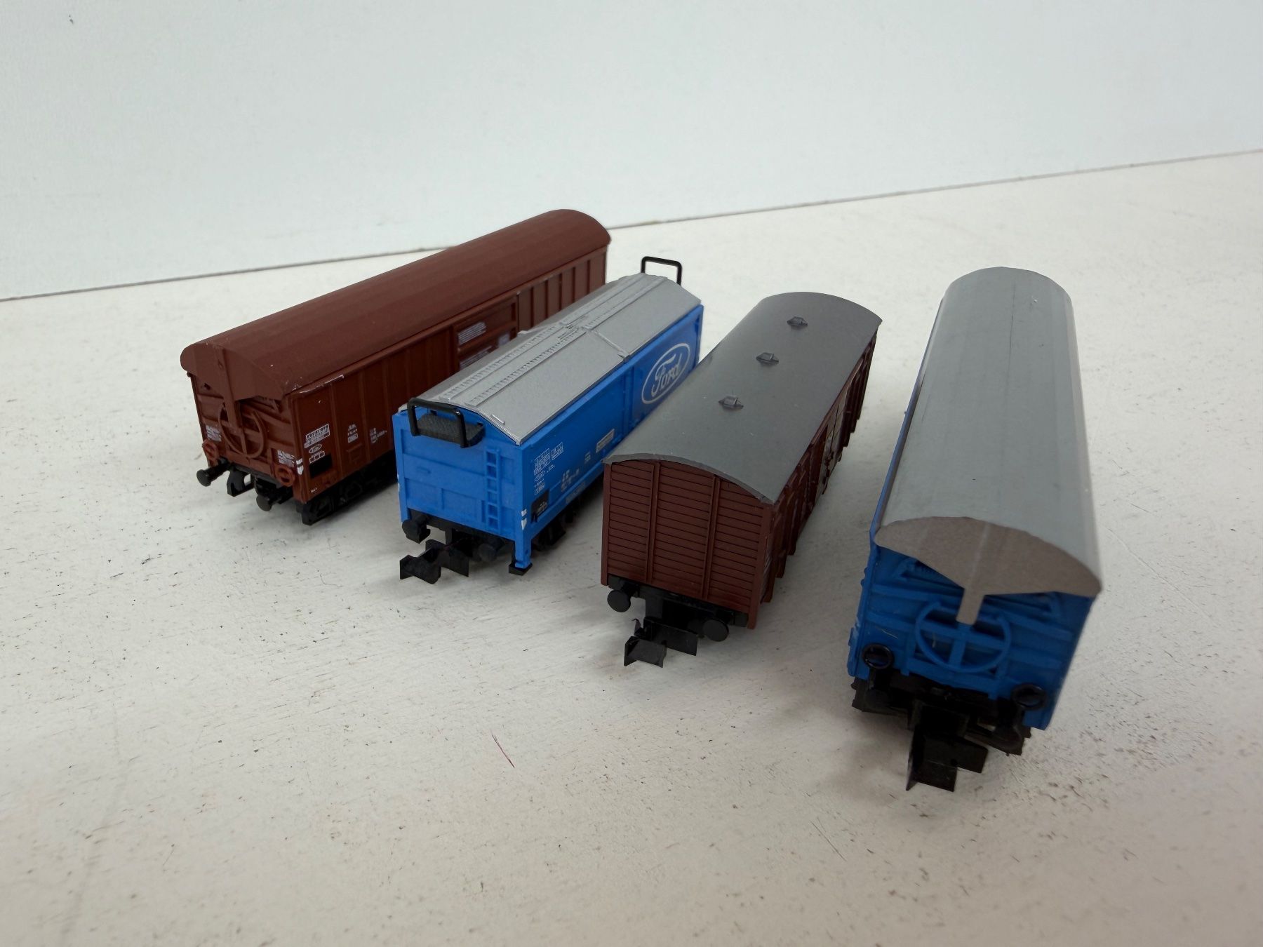 Modellini di ferrovie: Fleischmann8061,Minitrix3267,Trix 15500, Roco2306Güterwagen – Usato da Büsserach venduto da ModellbahnDepot 3