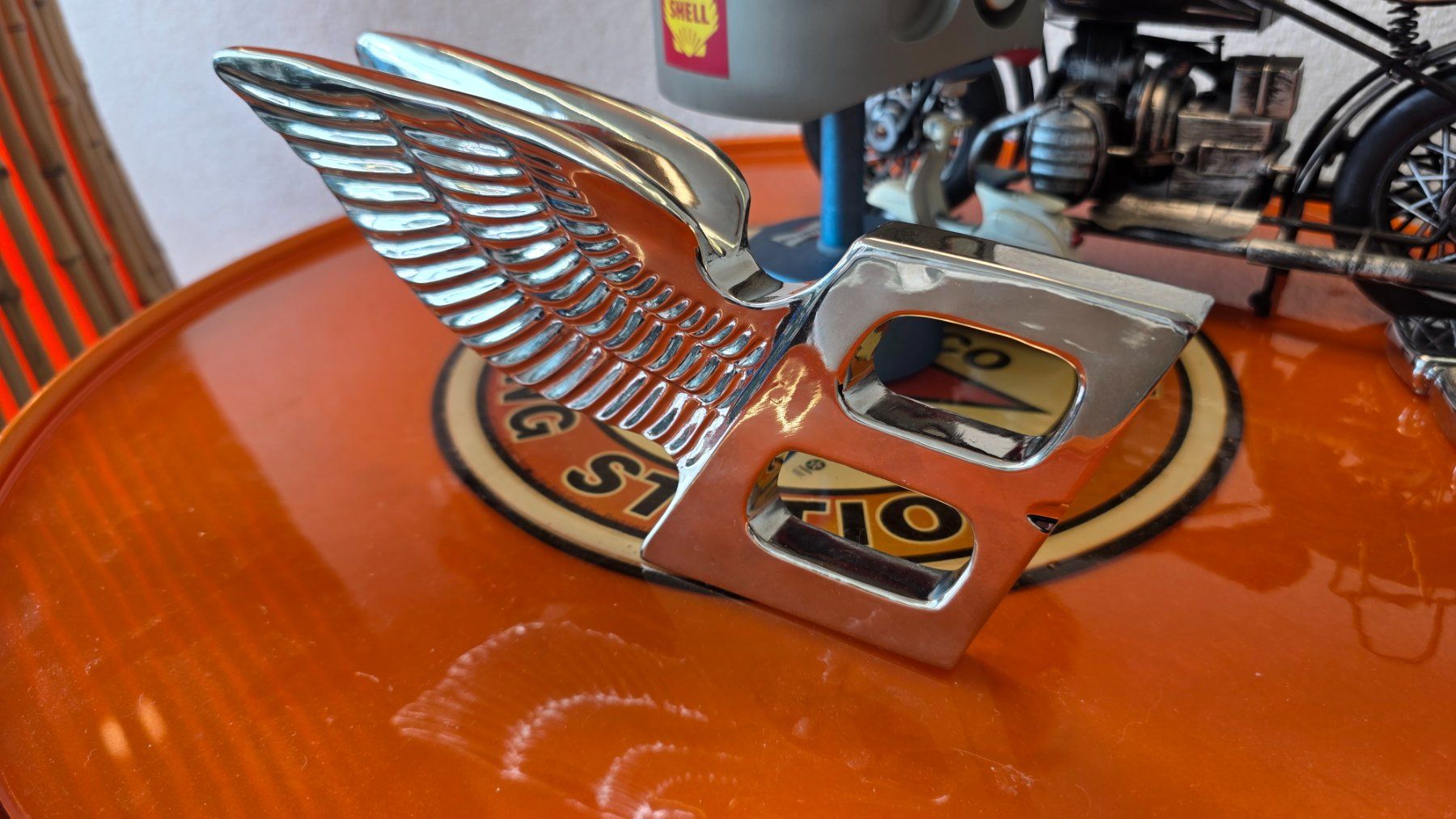 Tutte le decorazioni: ORIGINAL BREITLING FLYING B BENTLEY AUS METALL – Usato da Winterthur venduto da Navitimer 4