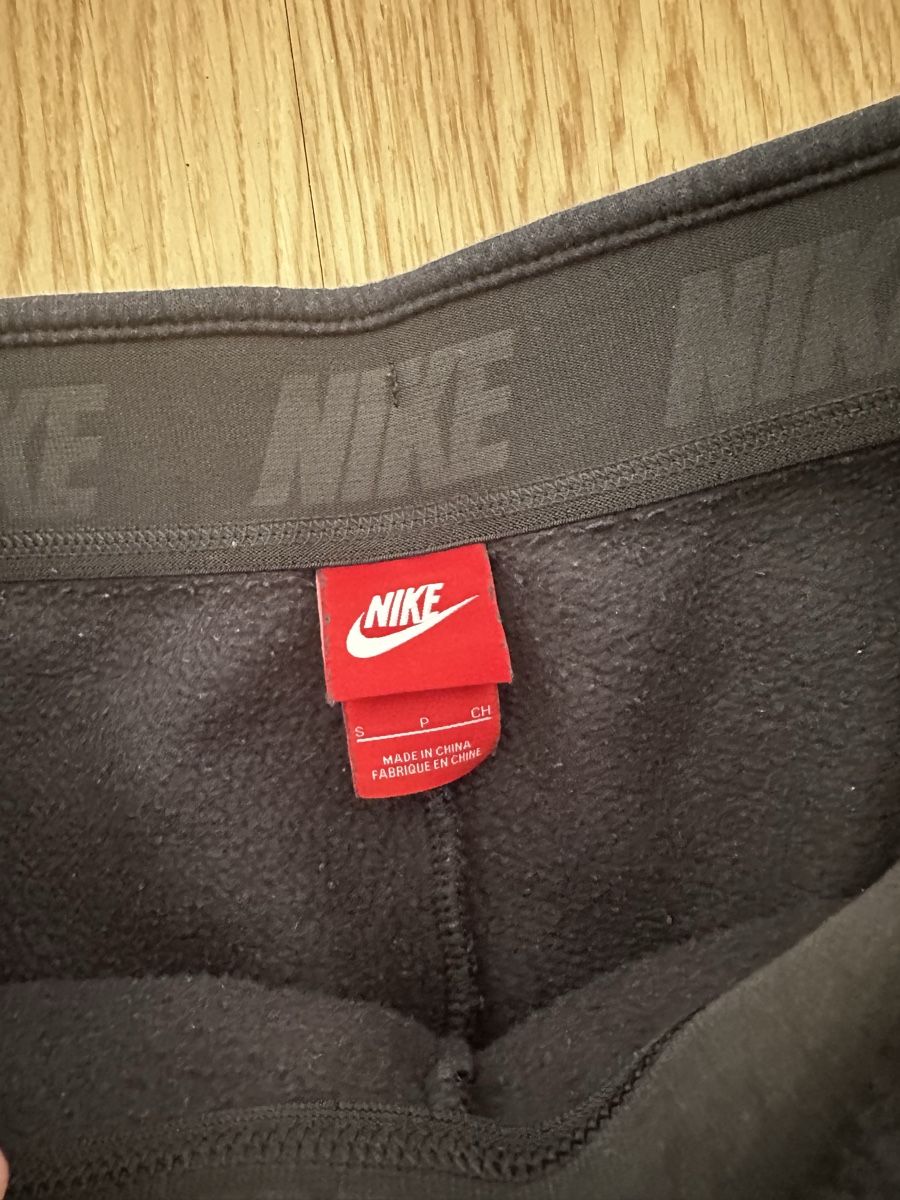 Nike Pantaloni: Nike Trainer Hose S – Usato da Honau venduto da salverella 1