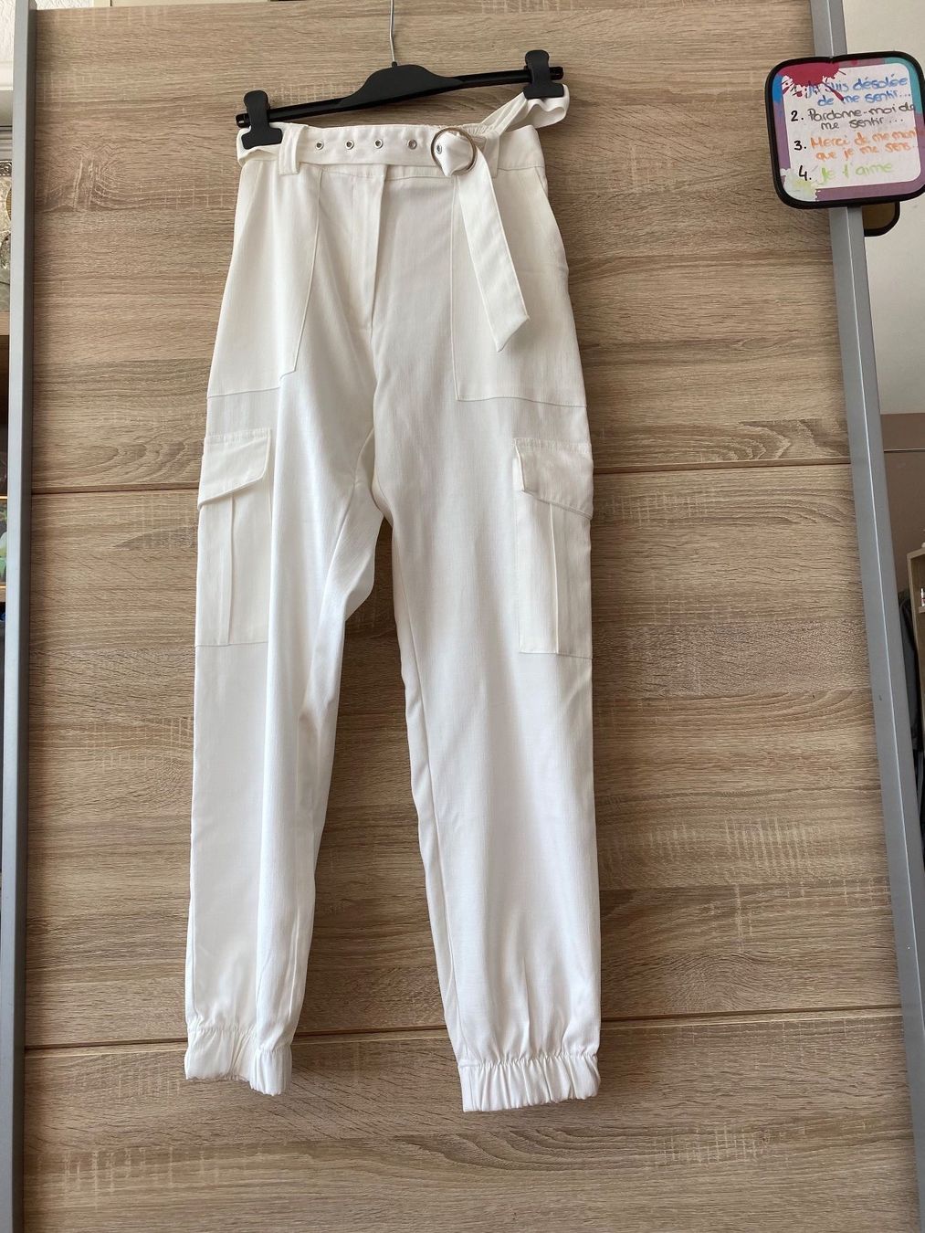 Tally Weijl Pantaloni: Pantalon cargo blanc – Usato da Montreux venduto da Izapeche811