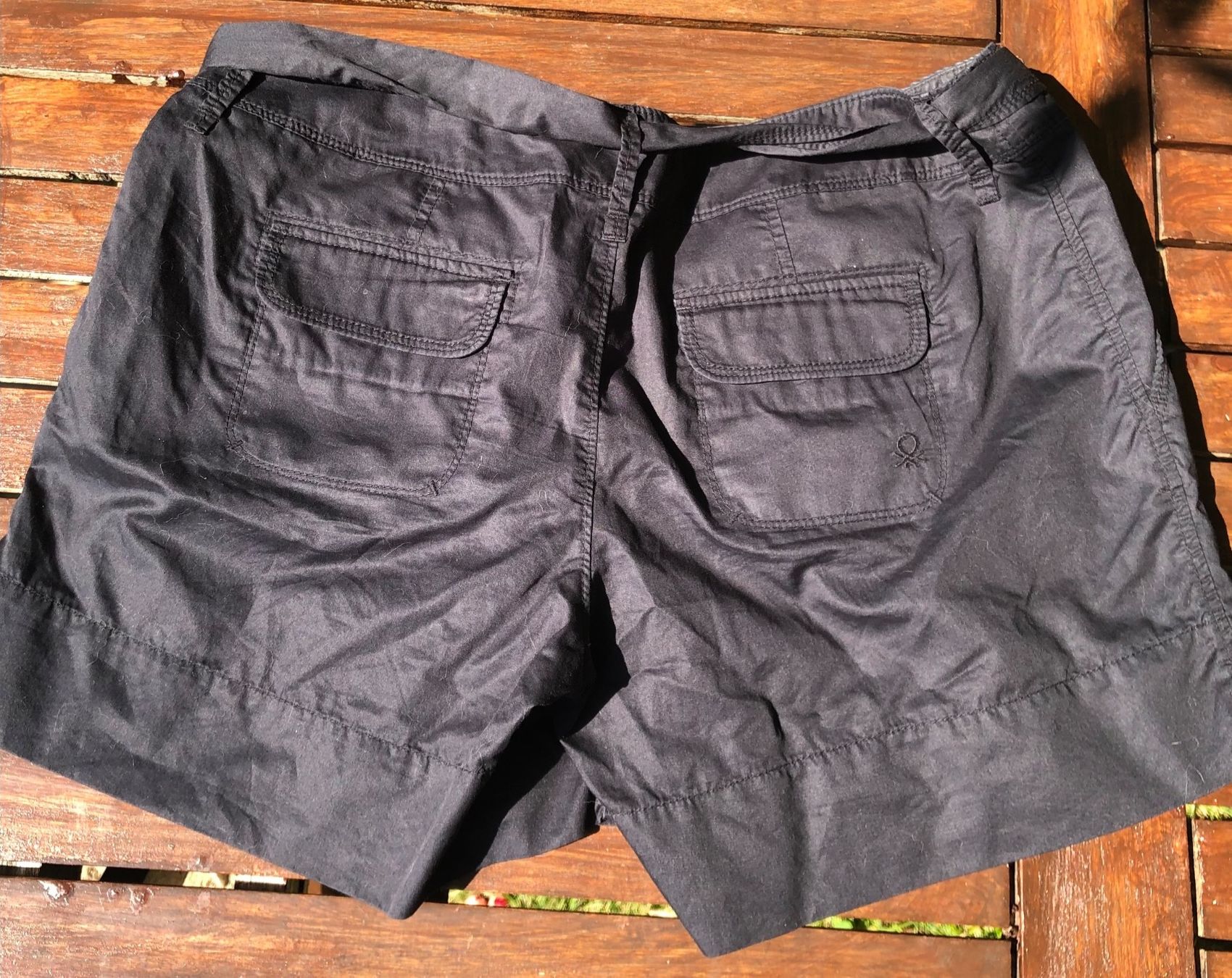 Benetton Pantaloni: Schwarze Shorts Benetton – Usato da Gamprin venduto da Minabal 1
