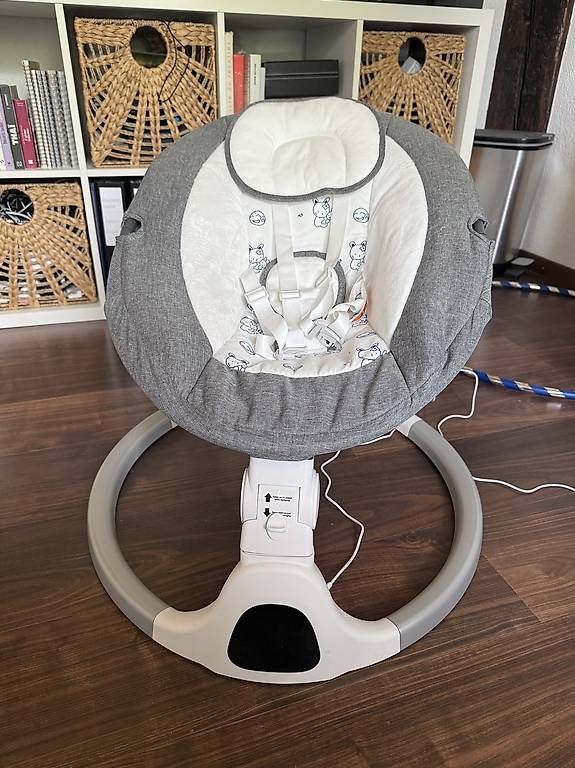 Sdraiette & Sdraiette a dondolo: Balancelle bébé électrique avec Bluetooth  Très bon état – Usato da Le Noirmont venduto da Sloane95