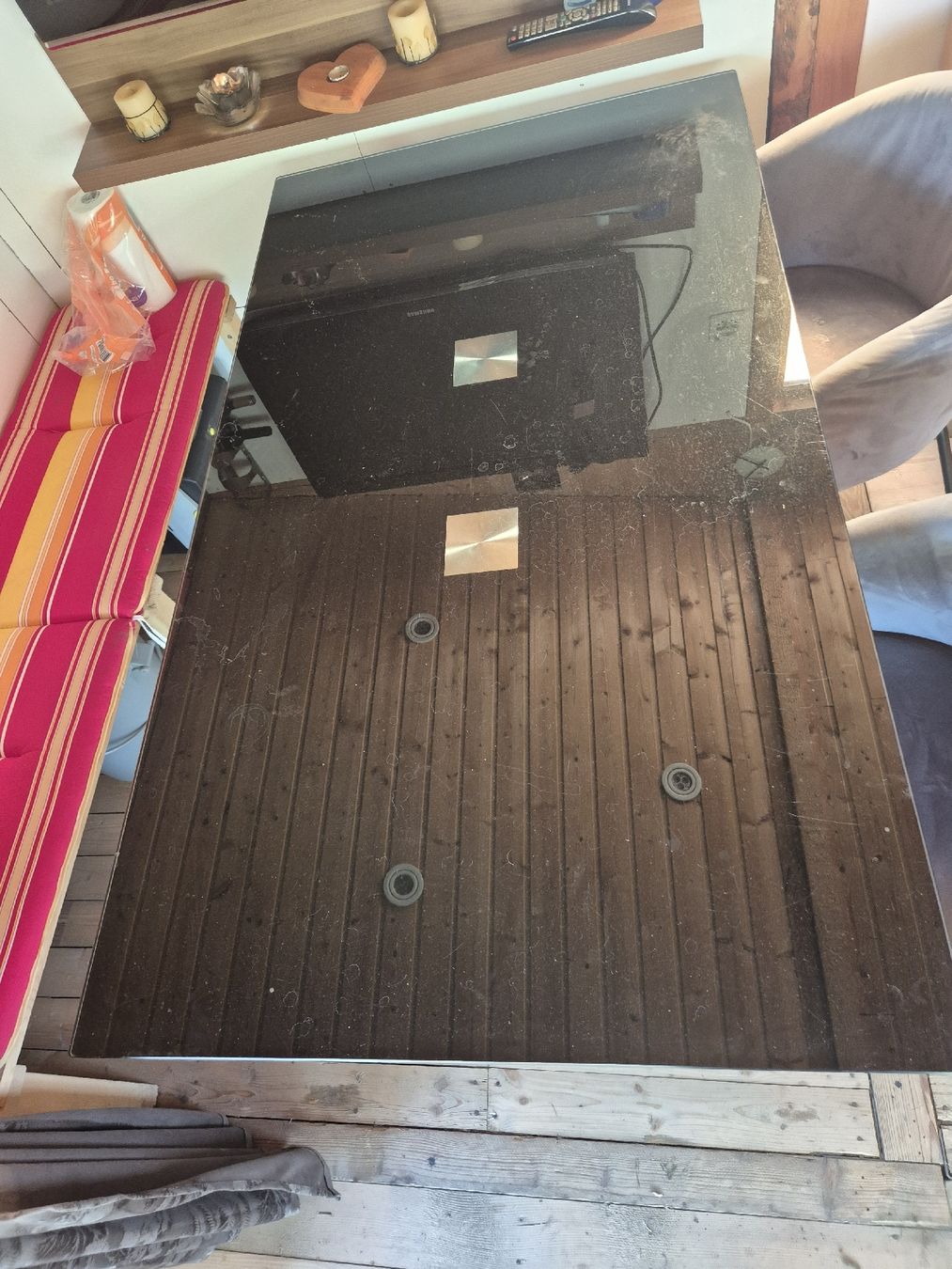 Tavoli: Esstisch mit Glasplatte & Metallfuss – Usato da Burgdorf venduto da Toma9 1