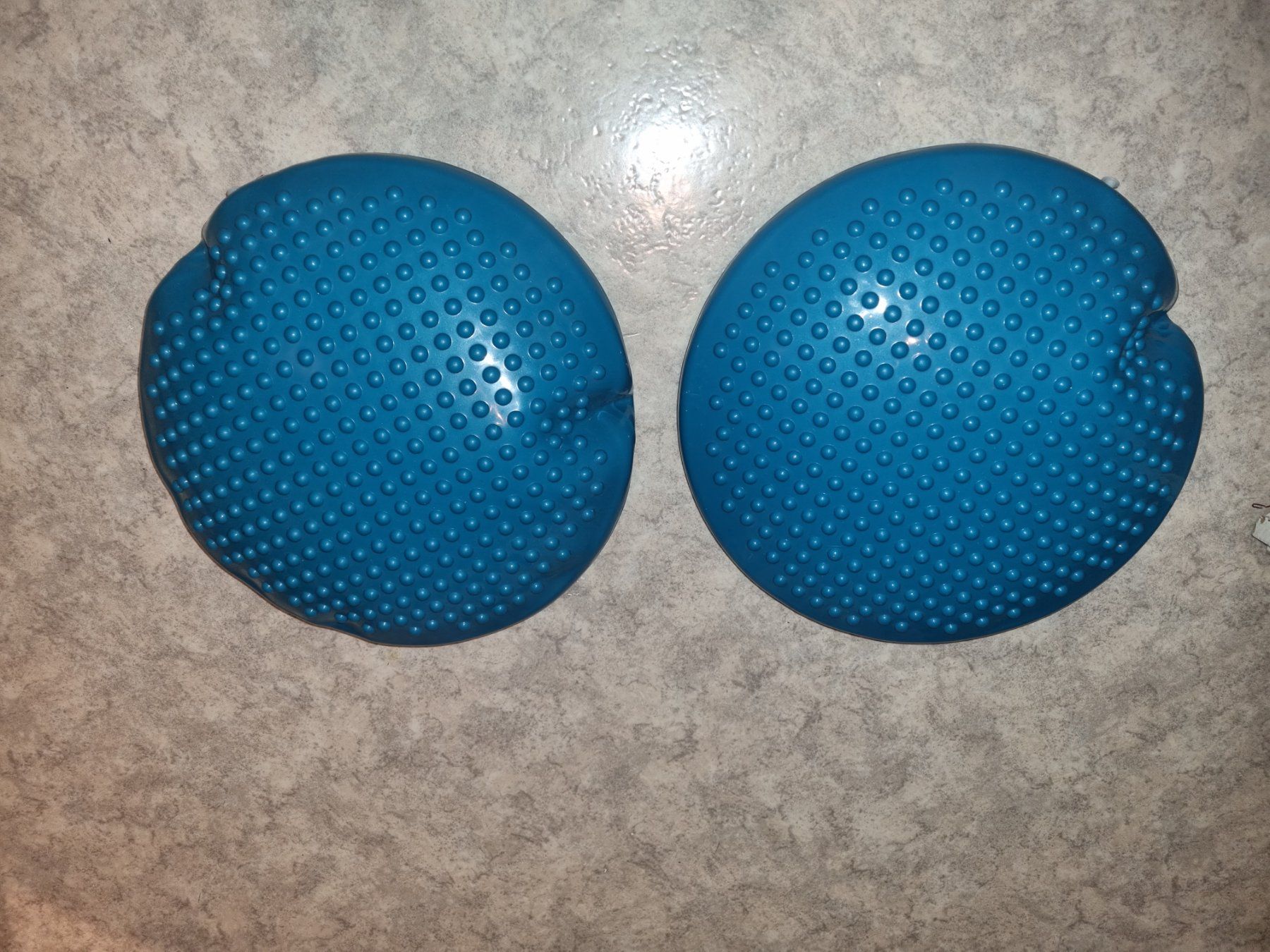 Kissen: Coussins d equilibre – Gebraucht aus Cornol von Engys