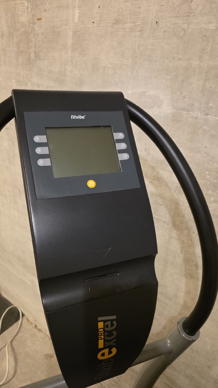 Hometrainer: Fitvibe Excel Pro Vibrationsplatte mit Zubehör – Usato da Fehraltorf venduto da WBuffett 2