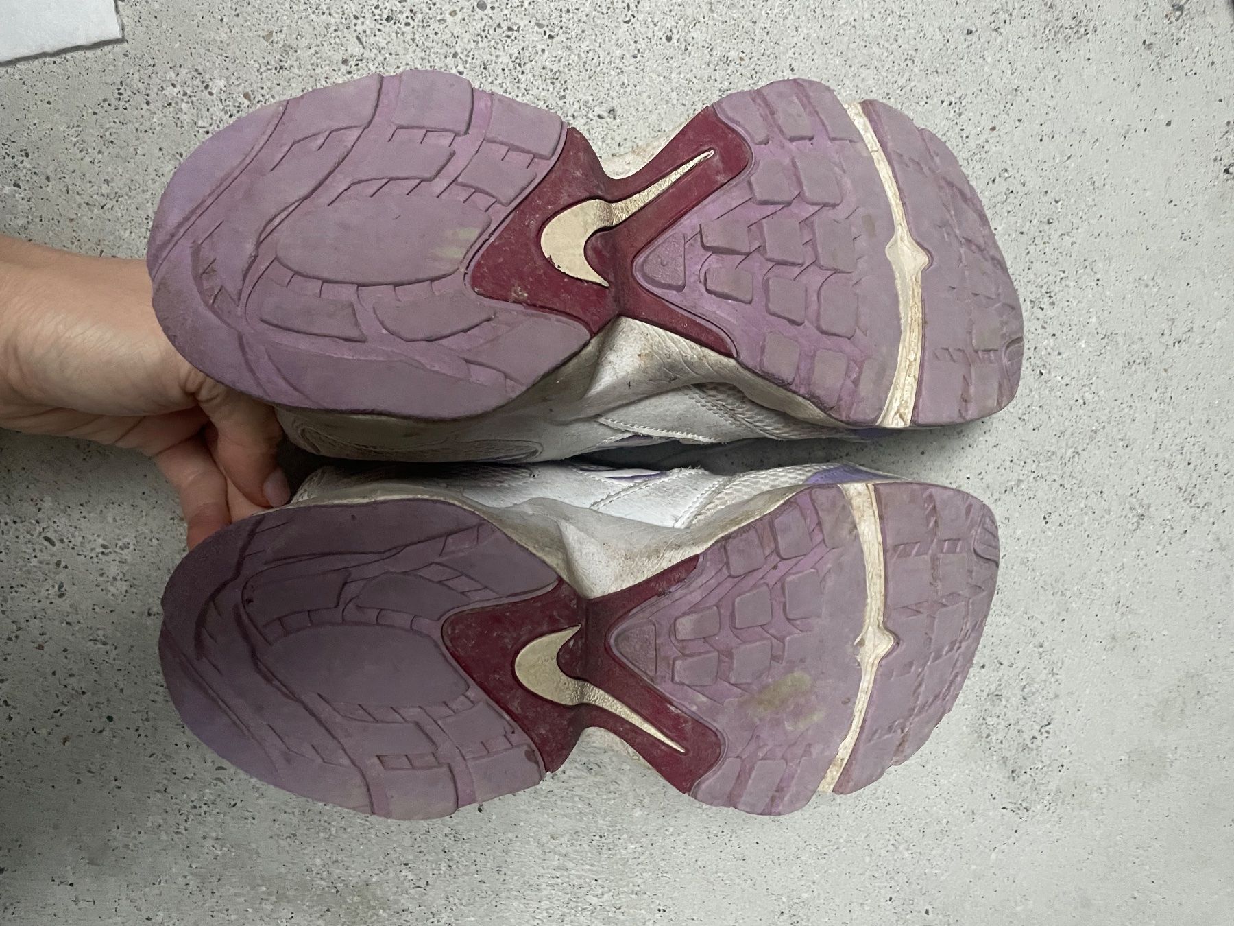 Nike Scarpe da donna: ALLES RAUS Sneakers 38 – Usato da Kloten venduto da simones.thriftshop 3