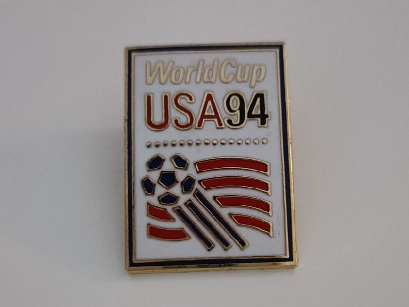 Placchette & Badge: Pin USA WM 1994 - Box 20 – Usato da Köniz venduto da Pinscollect