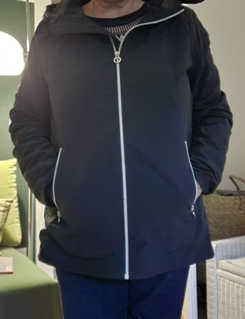 Übrrgangsjacke mit Kapuze