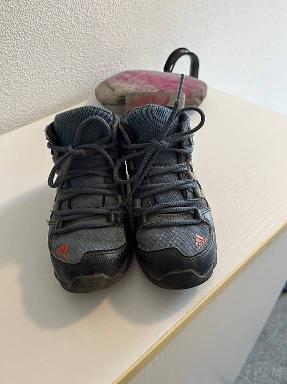 Adidas Scarpe per ragazzi: Adidas Terrex Gr. 26 – Usato da Untervaz venduto da Aina21