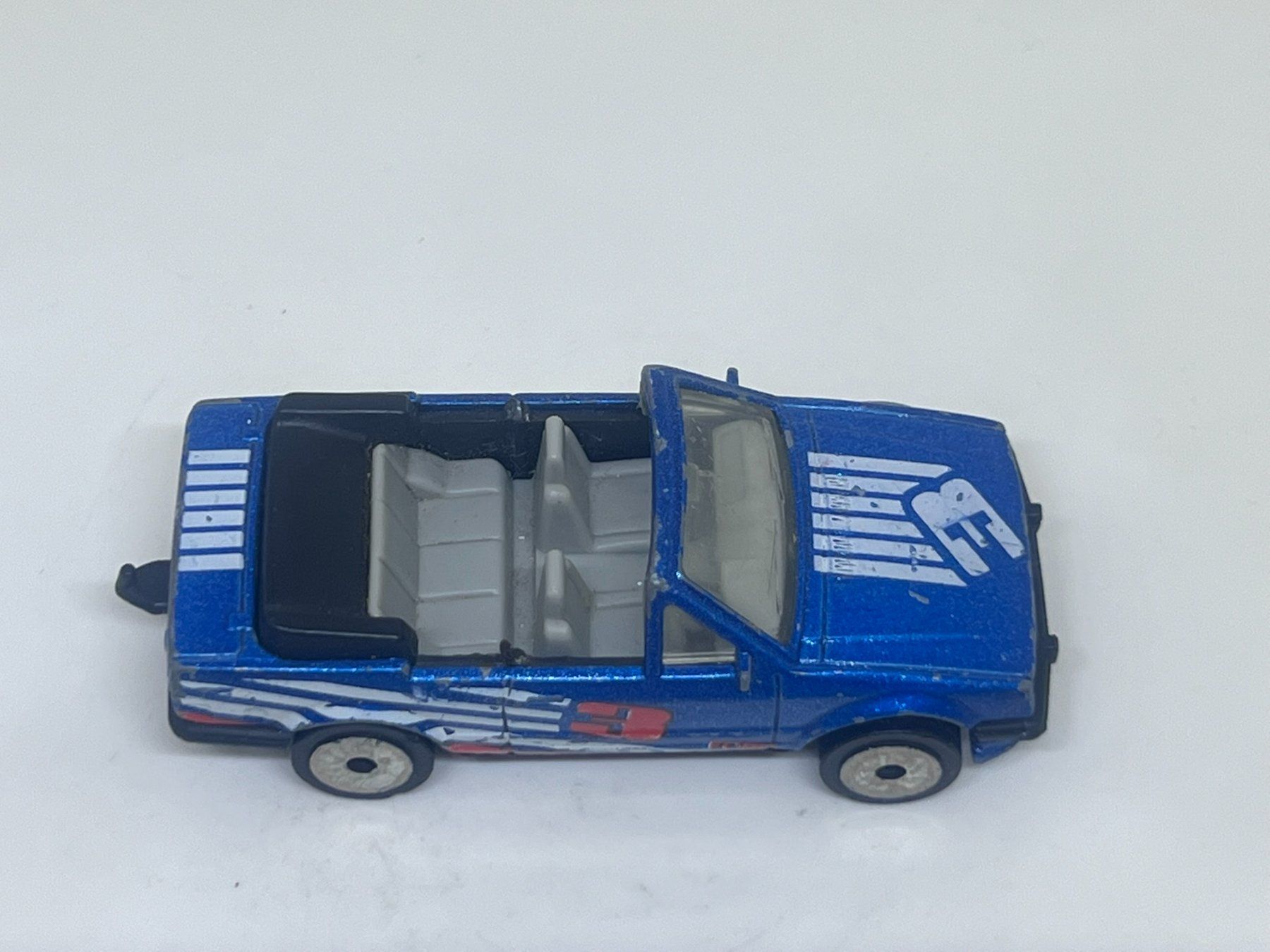 Matchbox Modellautos: Matchbox Ford Escort Cabriolet #680 – Gebraucht aus Wildegg von LaaBoutique 1