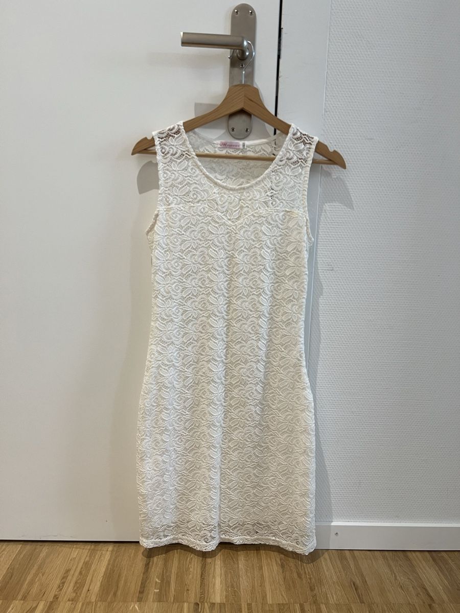 Kleider: White guipure dress – Gebraucht aus Adliswil von avatar83