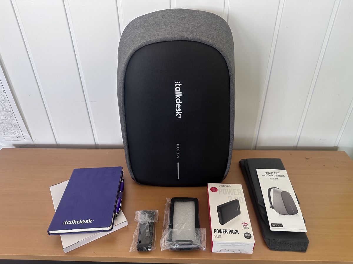 Rucksäcke: Bobby Pro Anti-Theft Backpack - Neu! – Neu und originalverpackt aus Basel von thmnn