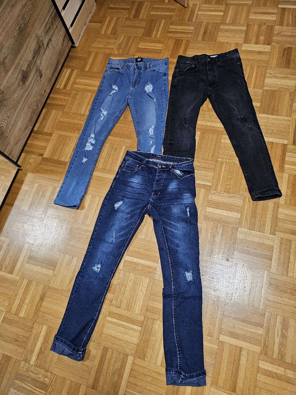 Jeans: Lot de 3 jeans, taille 33 – Nuovo (secondo la descrizione) da siviriez venduto da Nessa1808