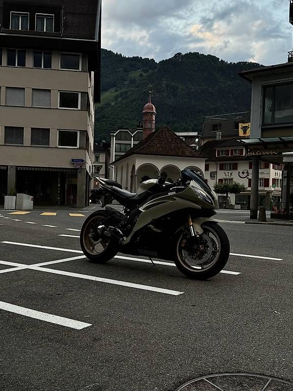 Strasse: Yamaha R6 RJ15 – Gebraucht aus Winterthur von rrn_qp8x 1