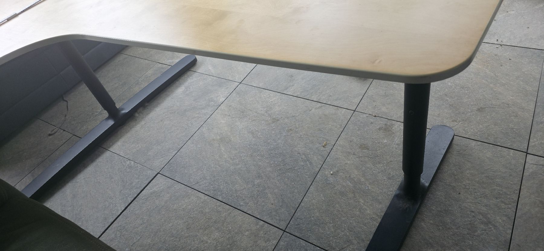 Ikea Tables: Ikea Bürotisch – D'occasion à Richenthal par Mitzu706 1