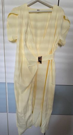 🆕 Pastellgelbes Midikleid - XL - in Wickeloptik