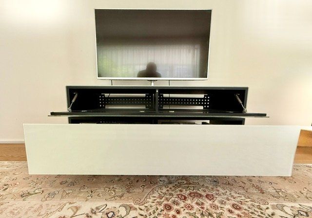Meubles TV: TV Möbel (ein Schnäppchen !!!) – D'occasion à Brütten par Brummer