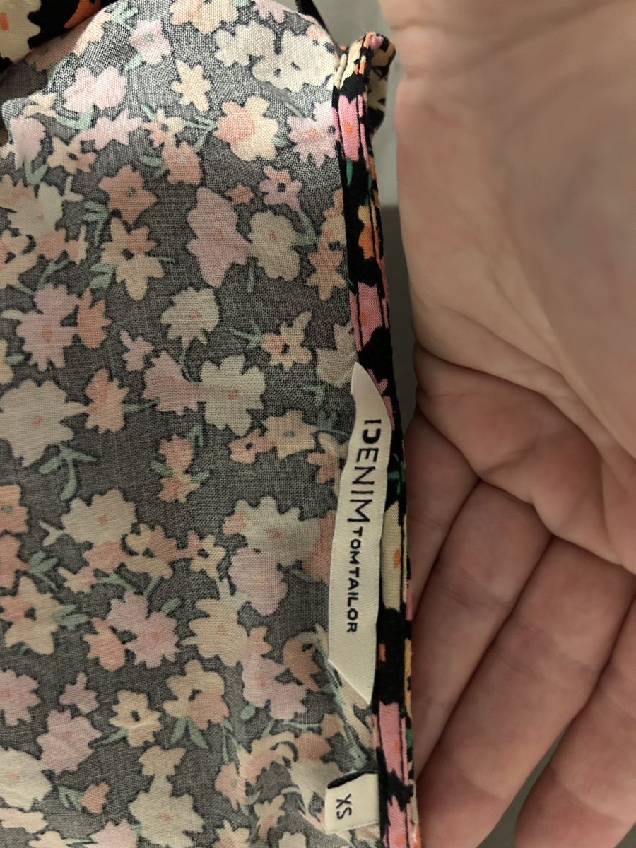 Robes: Kleid Blumenmuster  – D'occasion à Trasadingen par MonaH8 1