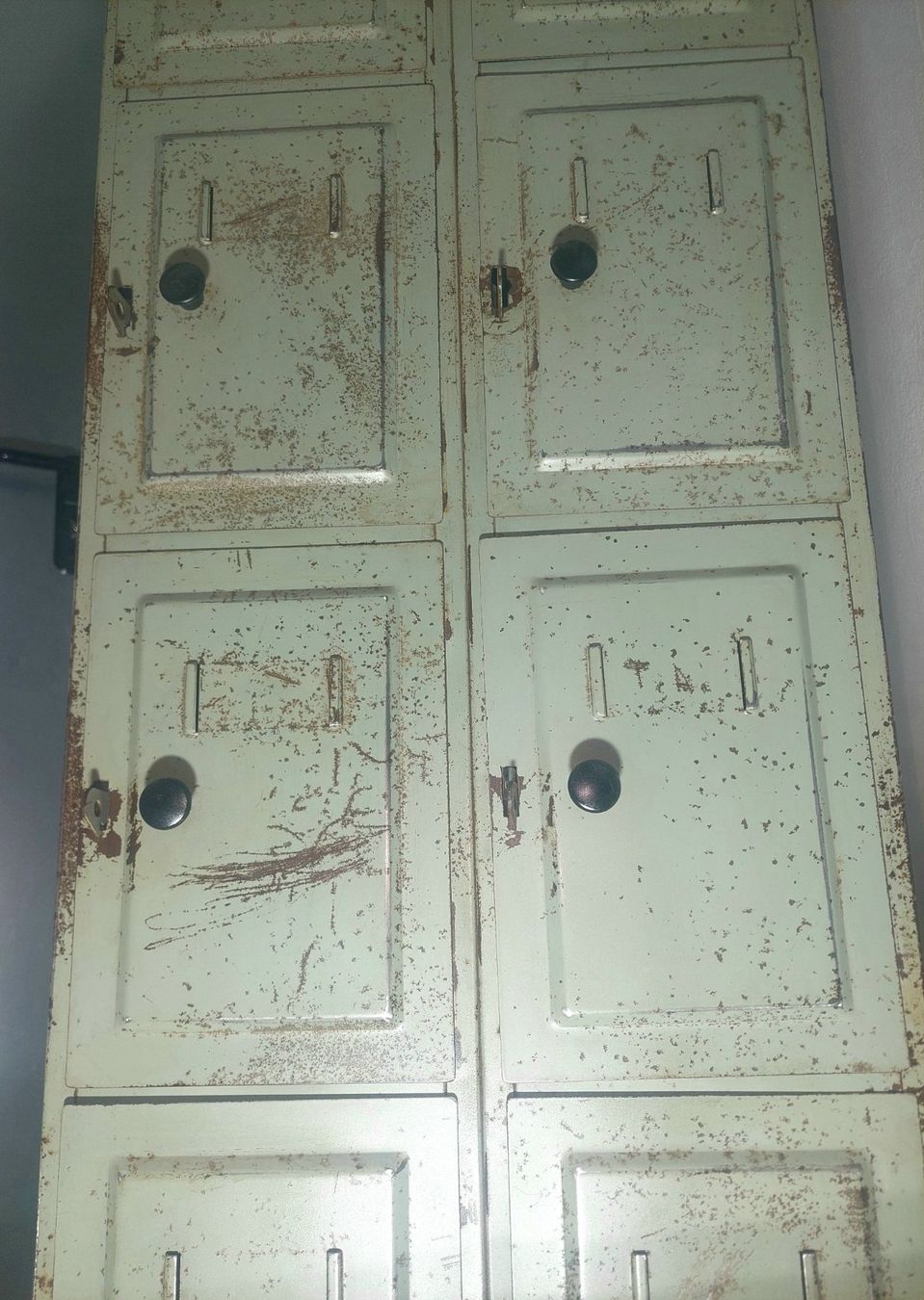 Armadi: Einzigartig aufgearbeiter Spind – Usato da Siblingen venduto da rantiques 2