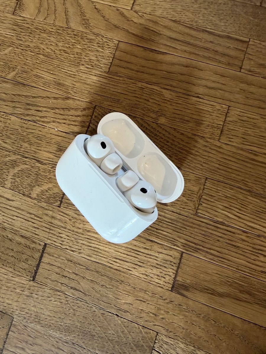 Apple Kopfhörer: Apple AirPods Pro 2. Generation USB-C Top Zustand – Gebraucht aus Herrenschwanden von Stephanie_swiss 1