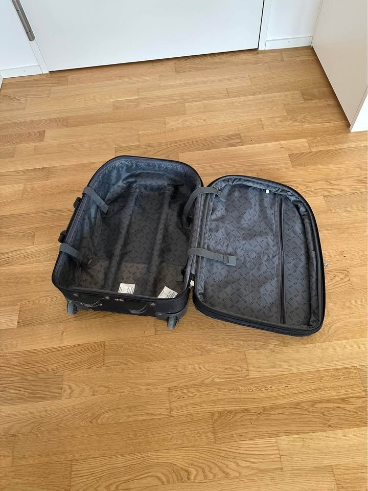 Autres aviation: Carry On Suitcase – D'occasion à Zürich par mc_172 2