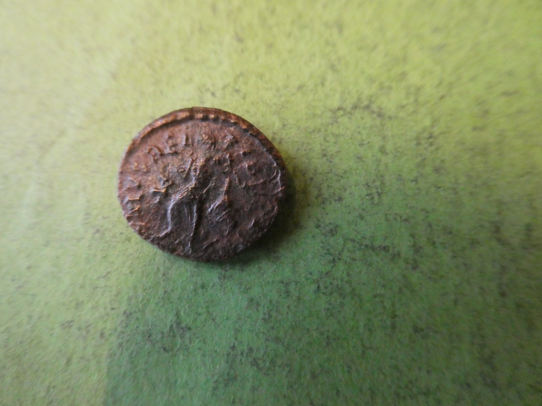 Tutti le monete: uralte Bronzemünze 14 mm     1.15 g – Usato da Hinterforst venduto da Rohusri 2