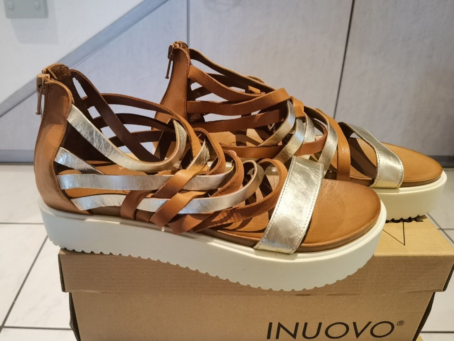 Damenschuhe: Leder Sandalen Gr. 40 – Neu und originalverpackt aus Uerkheim von Justi.y