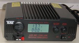 Team SNT-1330 LCD getaktetes Funknetzteil 30A