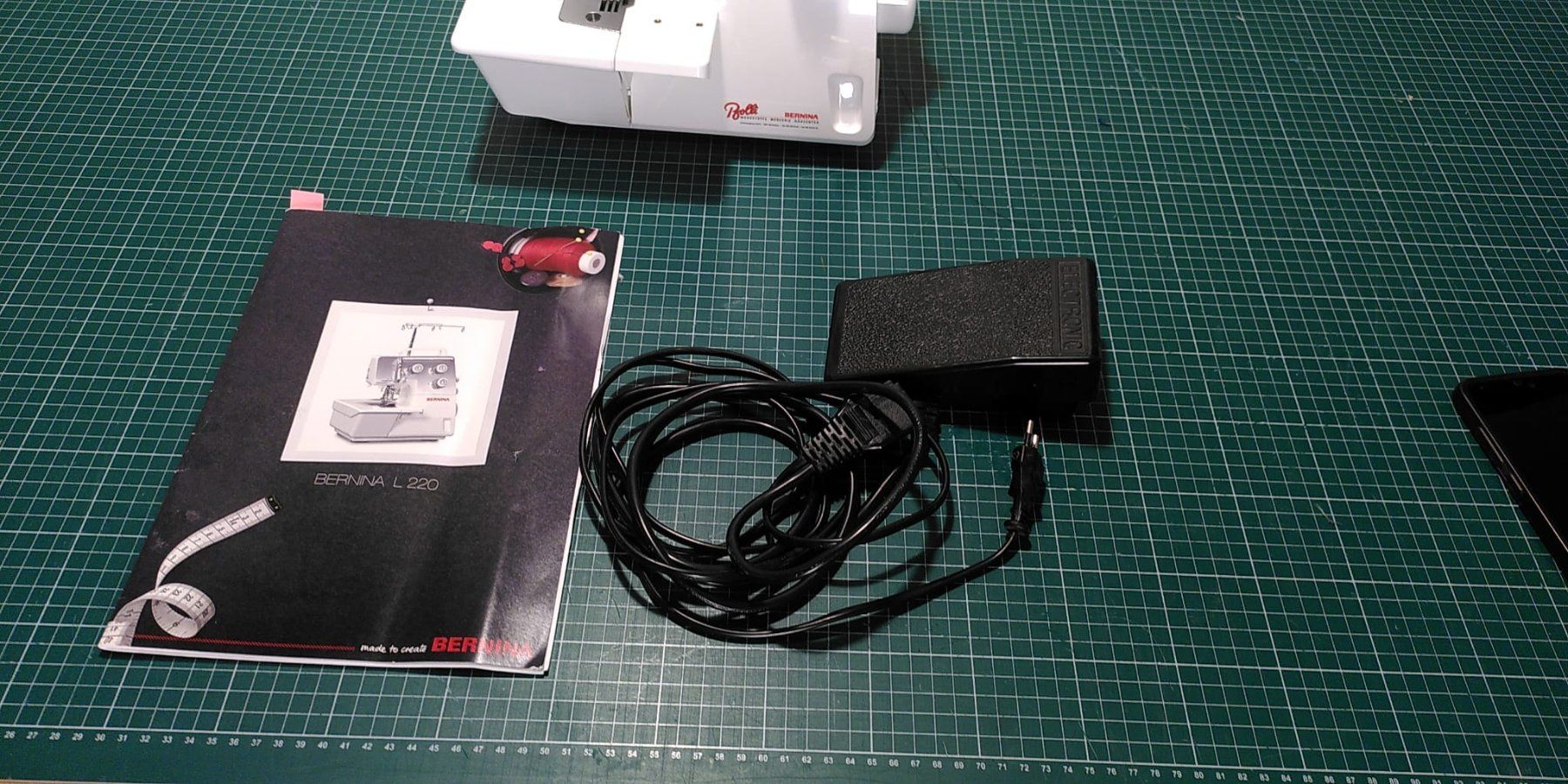 Bernina Macchine da cucire: Bernina Coverlock L220 – Usato da Basel venduto da Novecento01 1