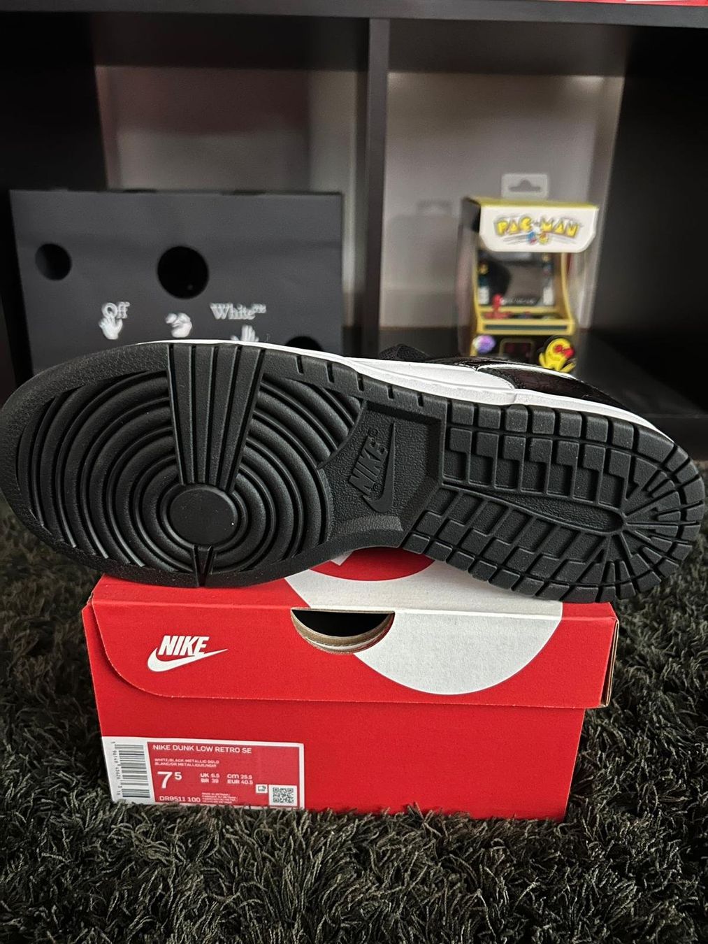Nike Scarpe da uomo: Nike Dunk Low Retro White Black Metallic Gr. 40.5 / US 7.5 – Nuovo e nell'imballaggio originale da Zürich venduto da Matteo1997x 1