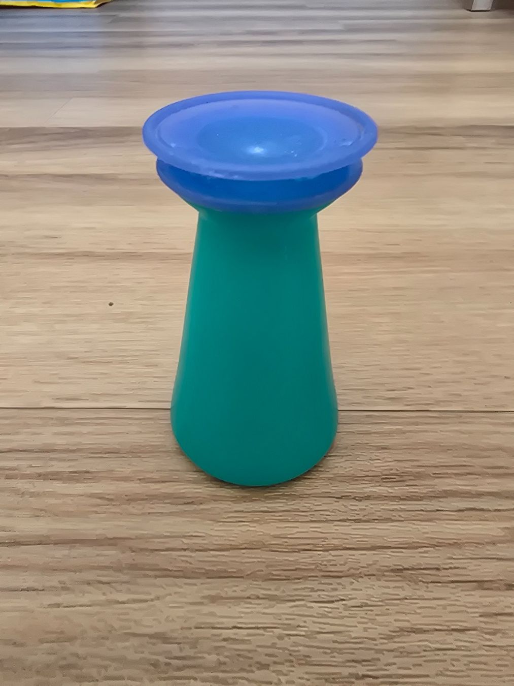 Tupperware Contenitori & Simili: Tupperware / Salzstreuer / grün – Usato da Hergiswil NW venduto da Angfri