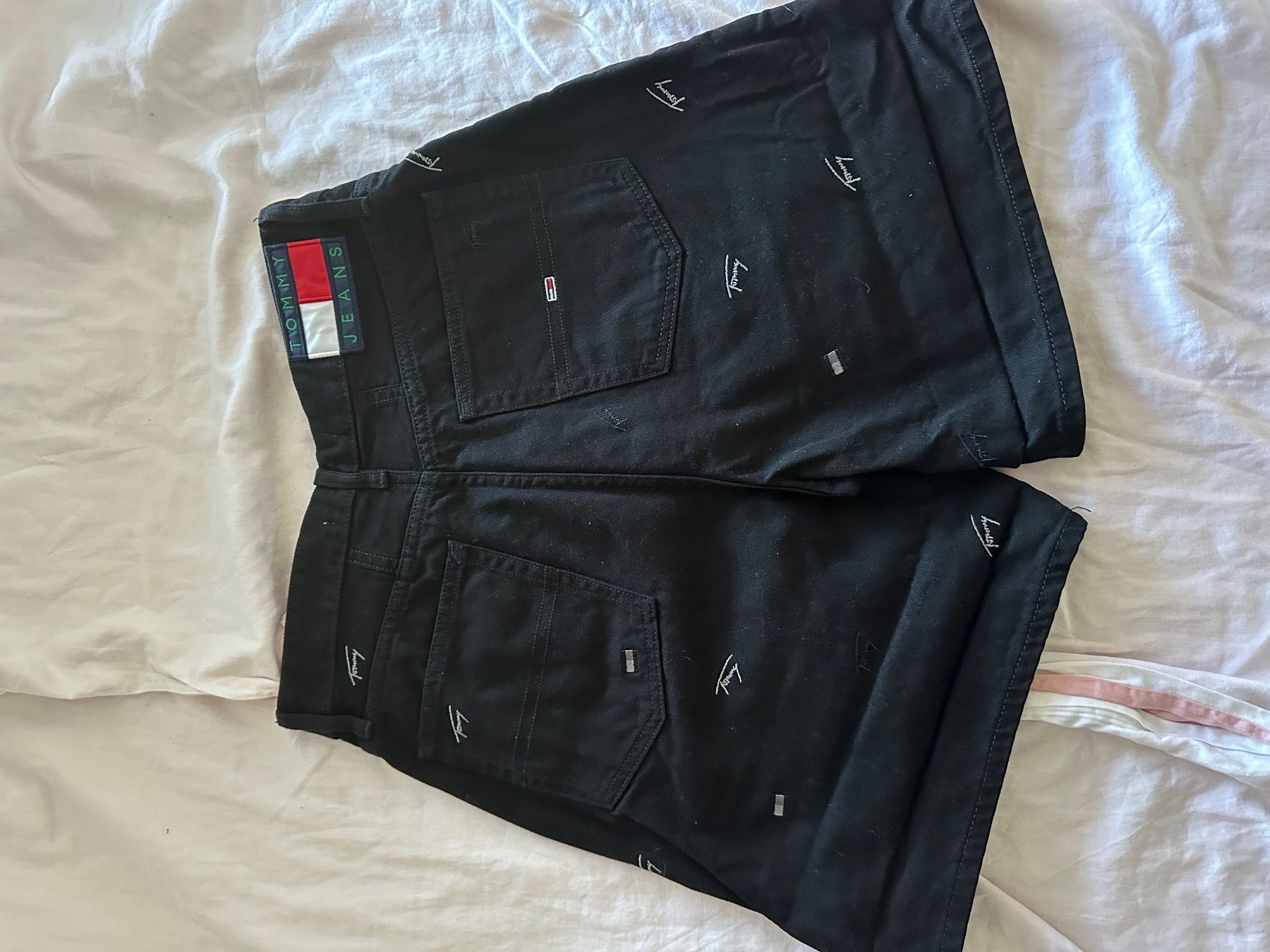 Tommy Hilfiger Pantaloni: Short Tommy Hilfiger – Nuovo (secondo la descrizione) da Sion venduto da ENKLR 1