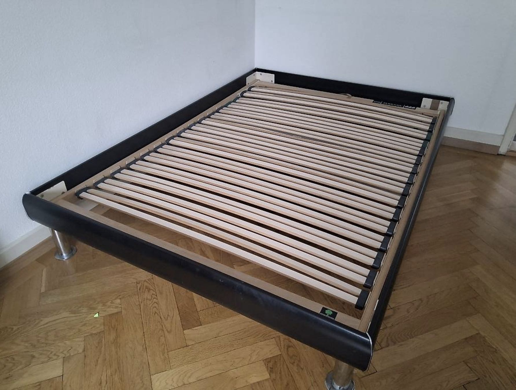 Hasena Reti a doghe: Hasena Flexana Bettrahmen schwarz / Bed frame black slatted – Usato da Genève venduto da pab_y8n7