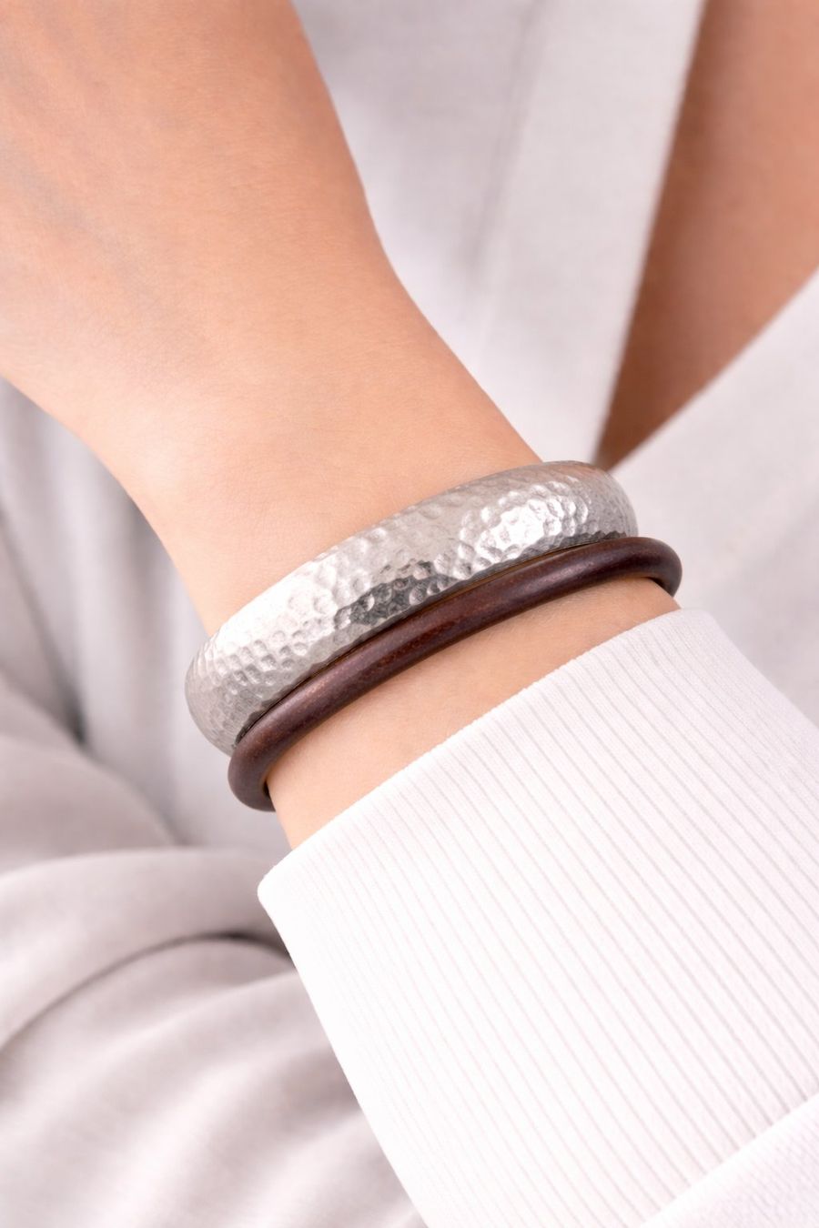 Bracciali & Braccialetti: 2 Armreifen Silber Holz Braun – Nuovo e nell'imballaggio originale da Fully venduto da VaneaSelection