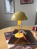 Schöne Mid Century Style Tischlampe