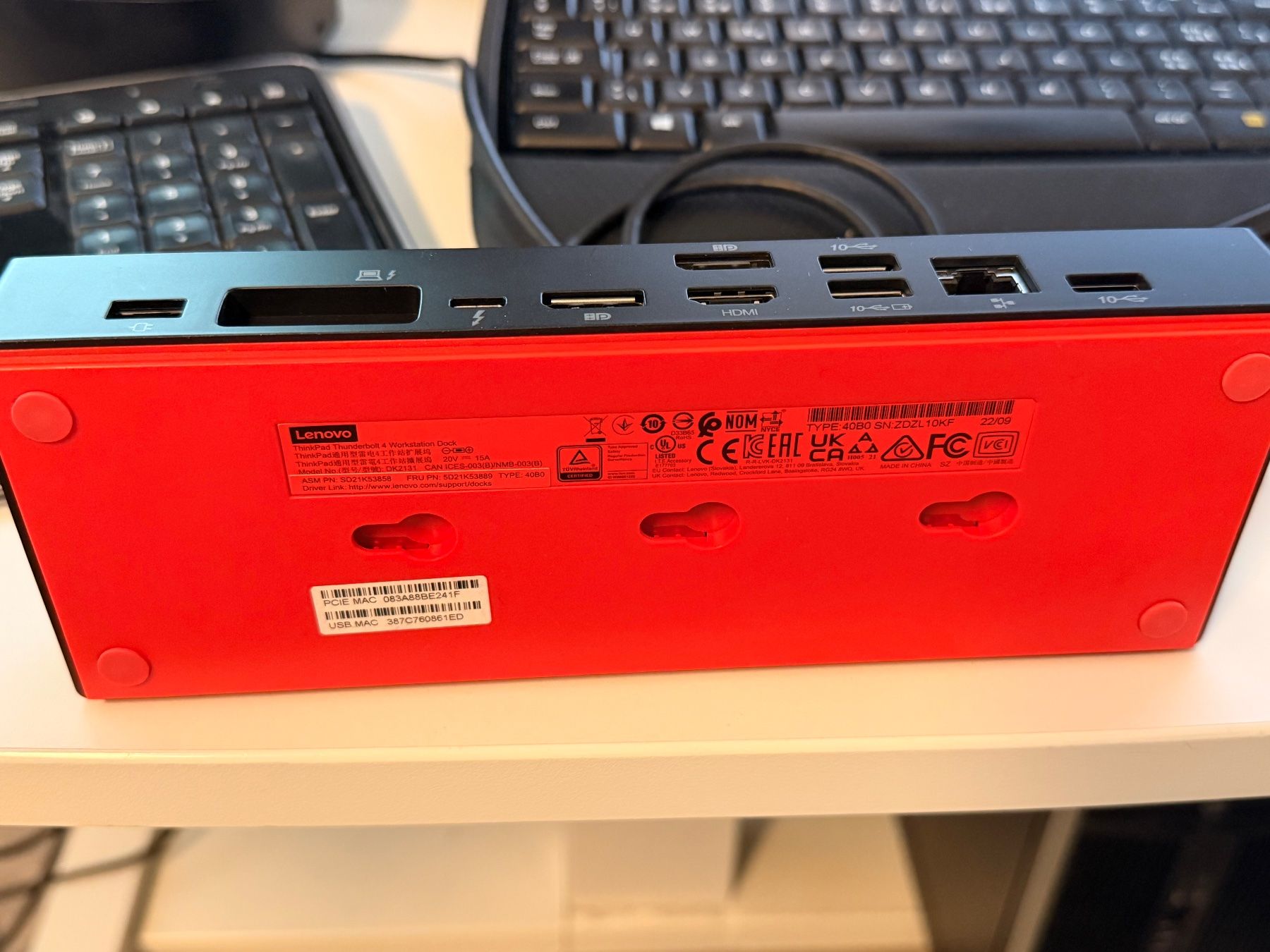 Lenovo Docking station: Lenovo Dockingstation Thunderbold 4 Ohne Netzteil – Usato da Dietikon venduto da lucignolo_2013