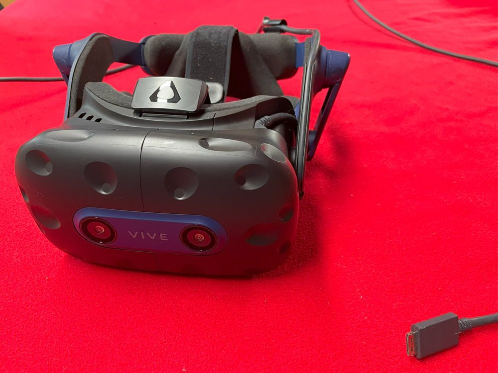 HTC Vive Pro 2 Full Kit – Casque VR+ stations + manettes (Gebraucht) in ...