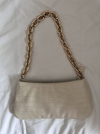 ZARA Baguette Tasche Creme Croco-Optik mit Goldkette