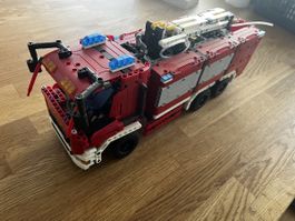 Technic Feuerwehrfahrzeug mit Wassertank