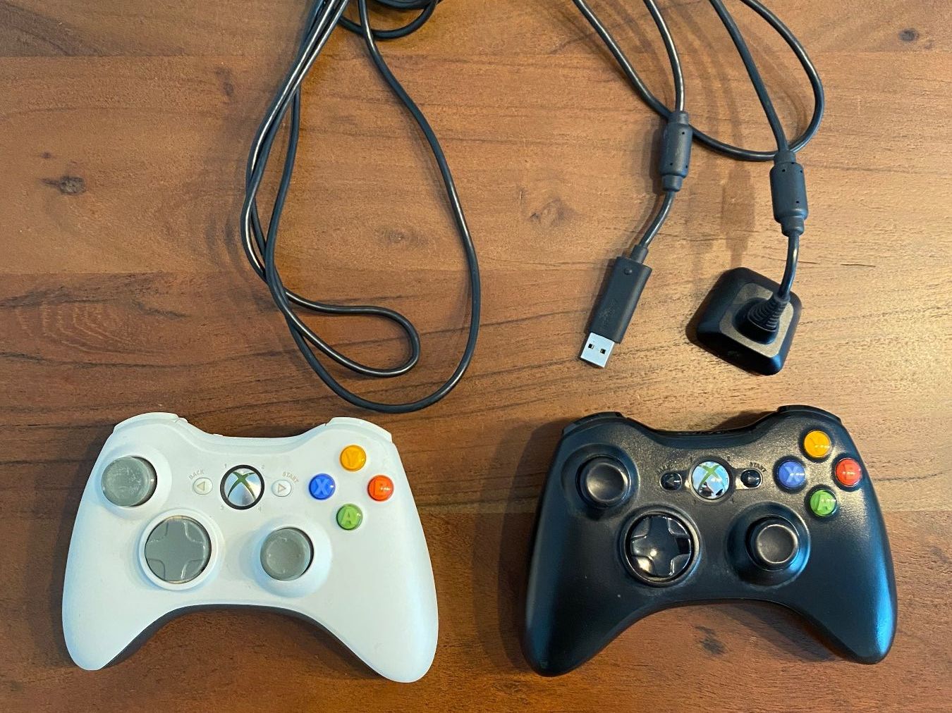 Manettes: 2 Xbox 360 Controller – D'occasion à Thunstetten par Virus_33