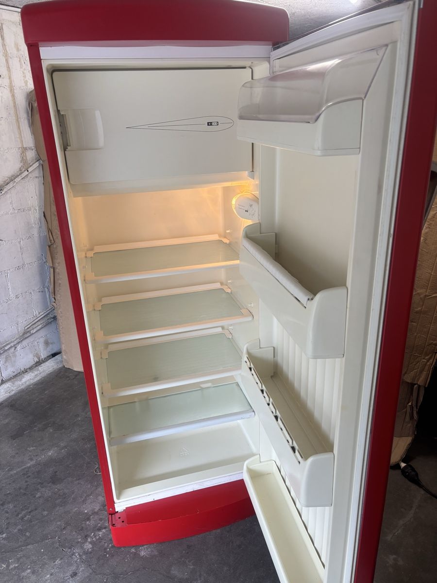 Frigoriferi: Kühlschrank mit Gefrierfach – Usato da Gränichen venduto da R.7 2