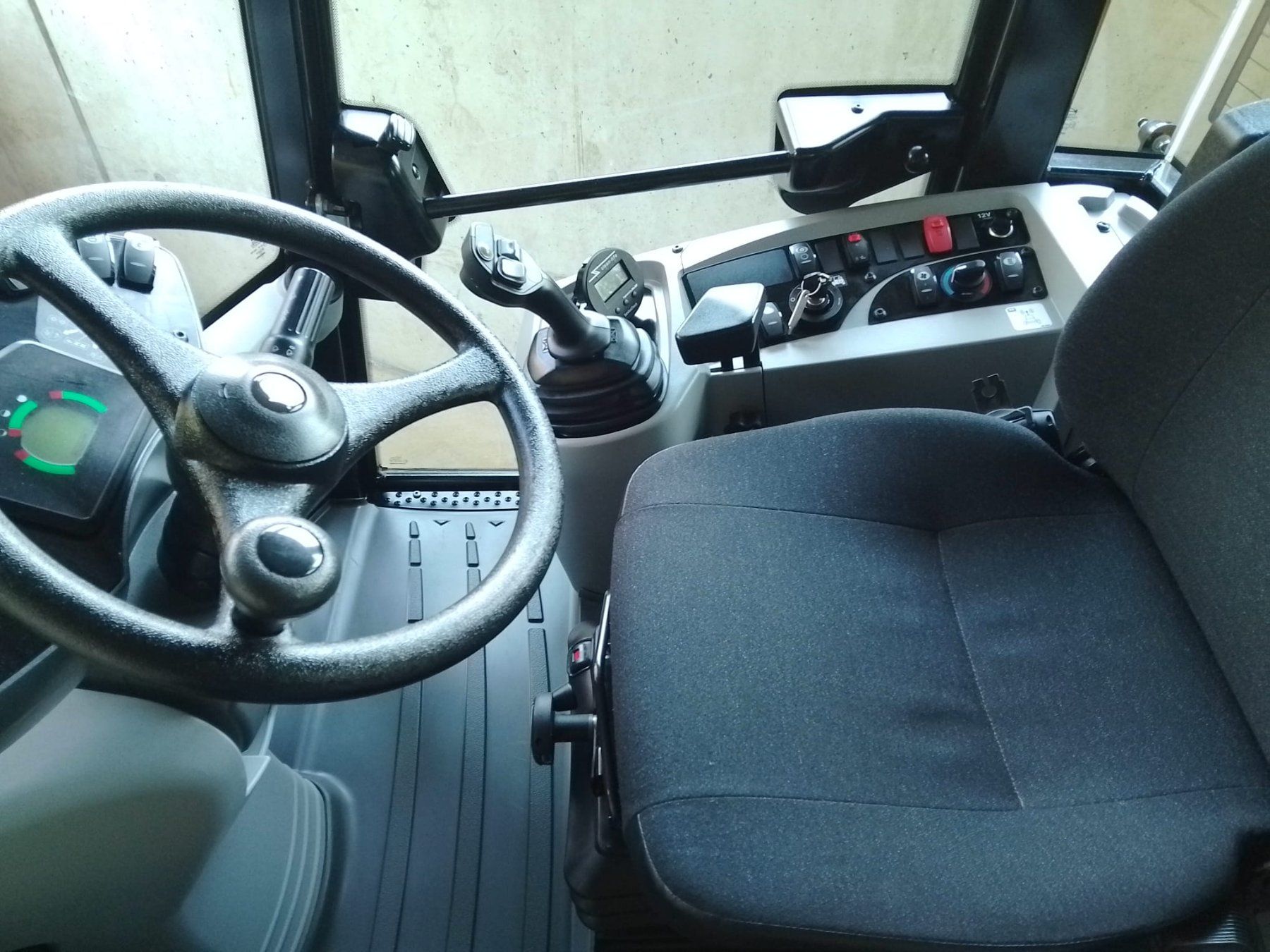 Caterpillar Chargeur de ferme: Cat 906H2 Radlader – D'occasion à Eptingen par JDK01 8