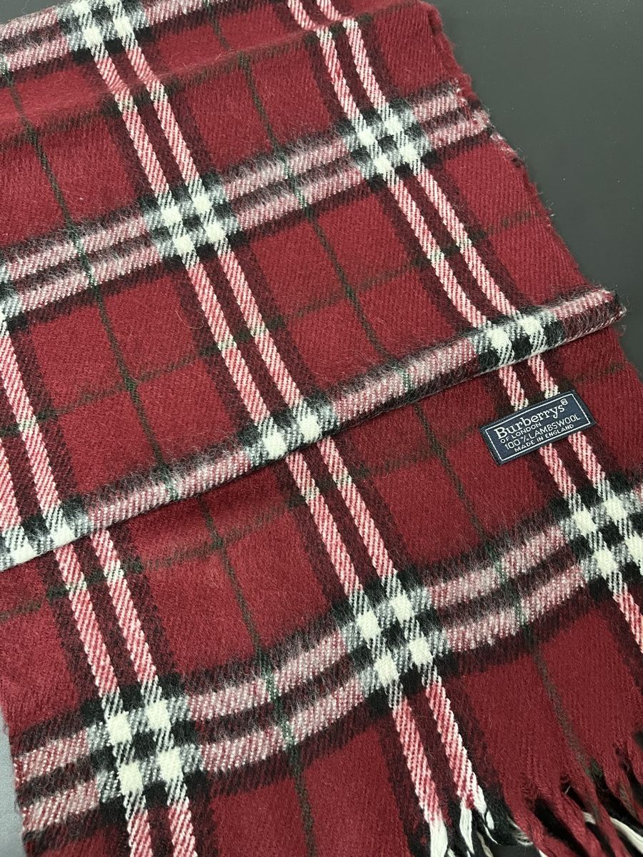 Burberry Foulard & Sciarpe: Écharpe Burberry authentique vintage rouge – Nuovo (secondo la descrizione) da Les Avanchets venduto da lunedeneige.shop 2