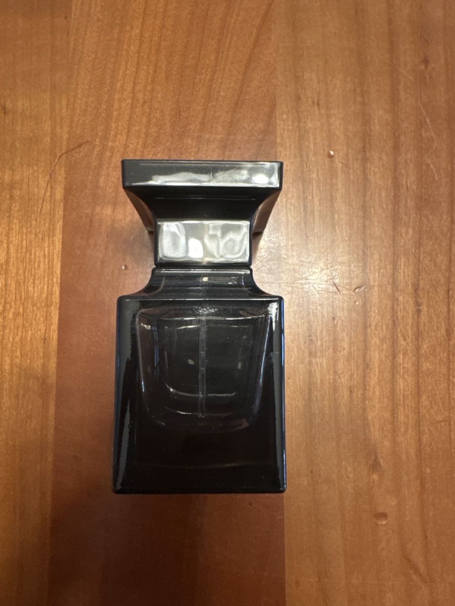Flaconi: Tom Ford Oud Wood Flacon  – Usato da Zollikon venduto da Erika_V 2