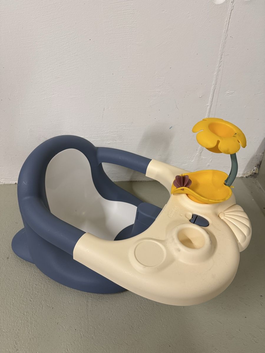 Badespass: Smoby Babybadesitz mit Spieltisch – Gebraucht aus Oberglatt ZH von vabend 2