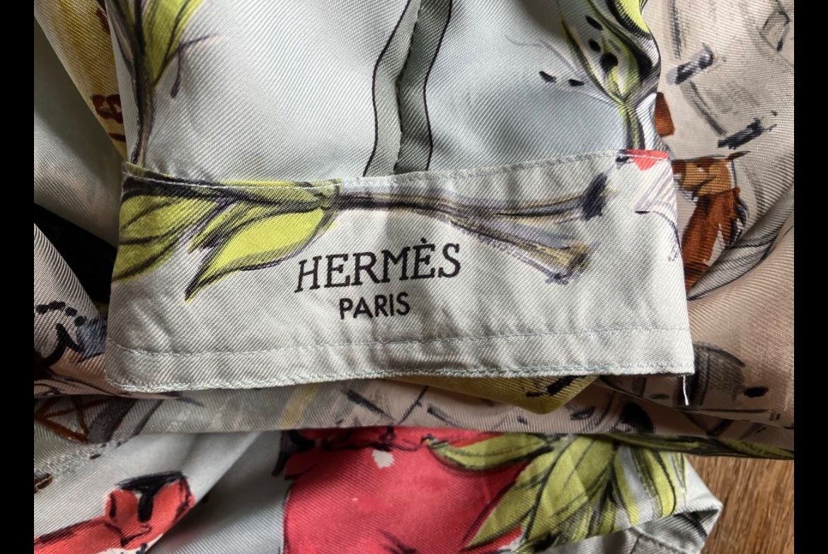 Hermès Maglioni & Felpe: Seidenpulli aus Original Hermes Seidenfoulards – Usato da Saanen venduto da SoniaMichaela 1