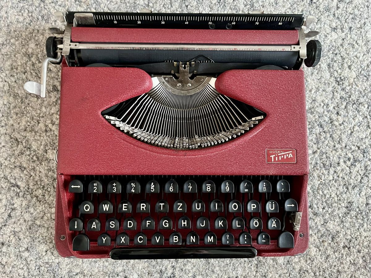 Macchine da scrivere: Gossen Tippa machine à écrire – Usato da Nyon venduto da Hamblor
