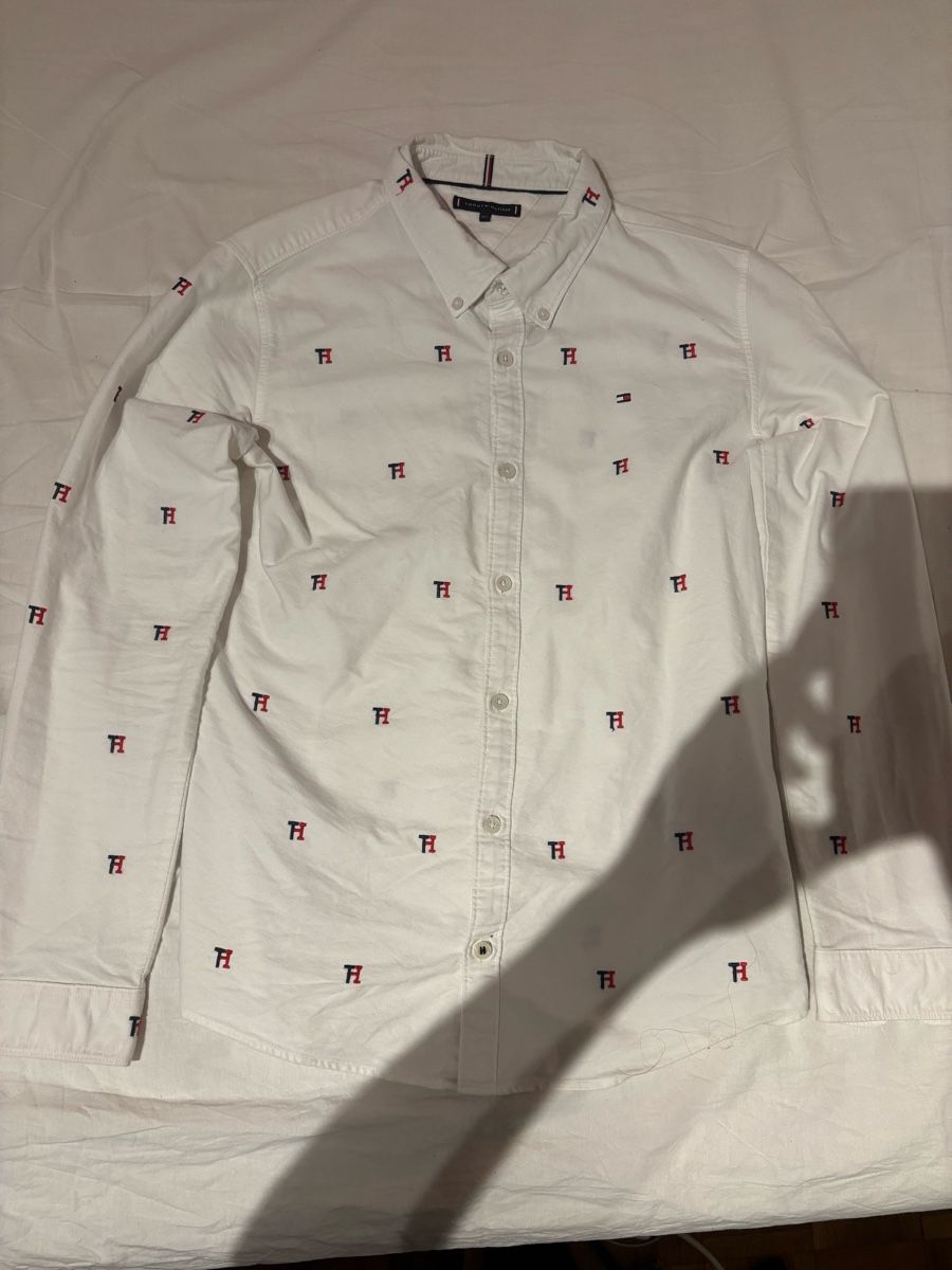 Tommy Hilfiger Camicie, T-shirt & Polo: Chemise Tommy Hilfiger enfants – Usato da Le Grand-Saconnex venduto da pat_9wgt